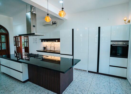 Simple in Black and White