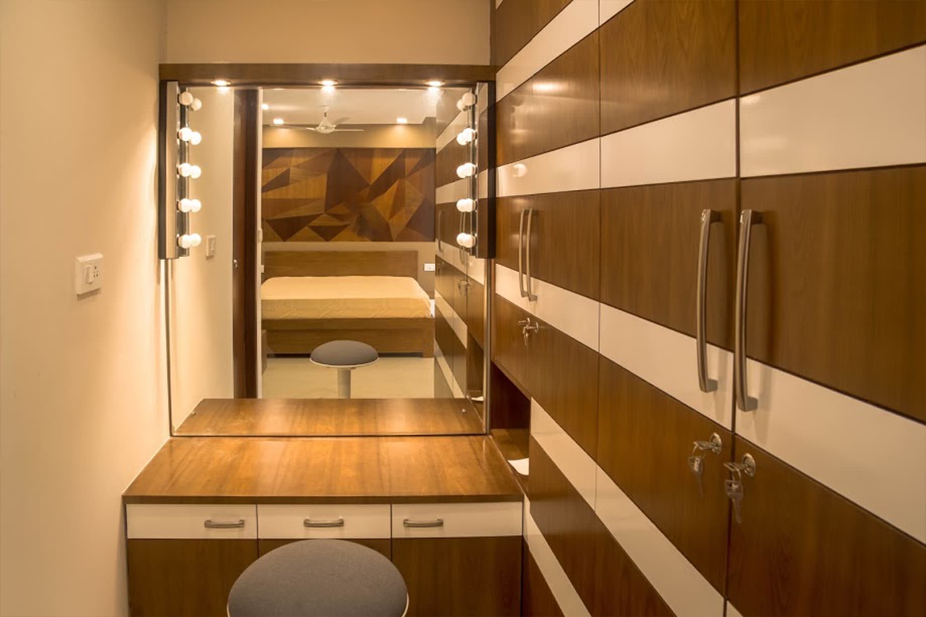 Mirror unit